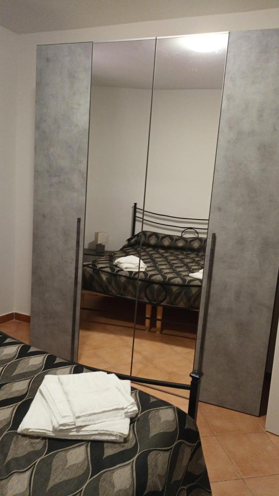 דירות ליבורנו Casa N 2 Con Parcheggio Privato E Colonnina Ricarica מראה חיצוני תמונה