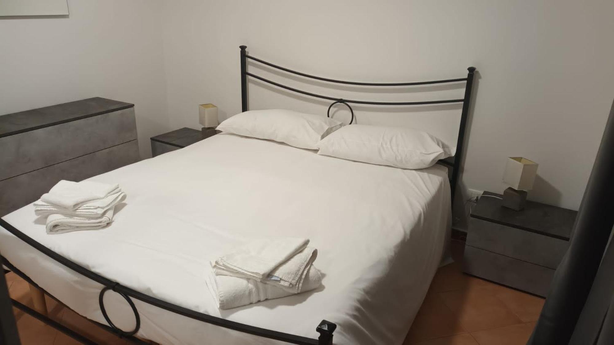 דירות ליבורנו Casa N 2 Con Parcheggio Privato E Colonnina Ricarica מראה חיצוני תמונה